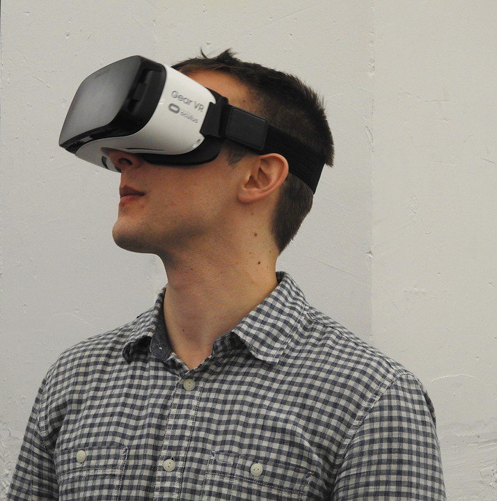 casque et vr samsung pour la réalité virtuellle