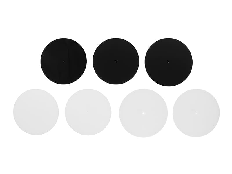 3 zwarte platen en 4 witte platen
