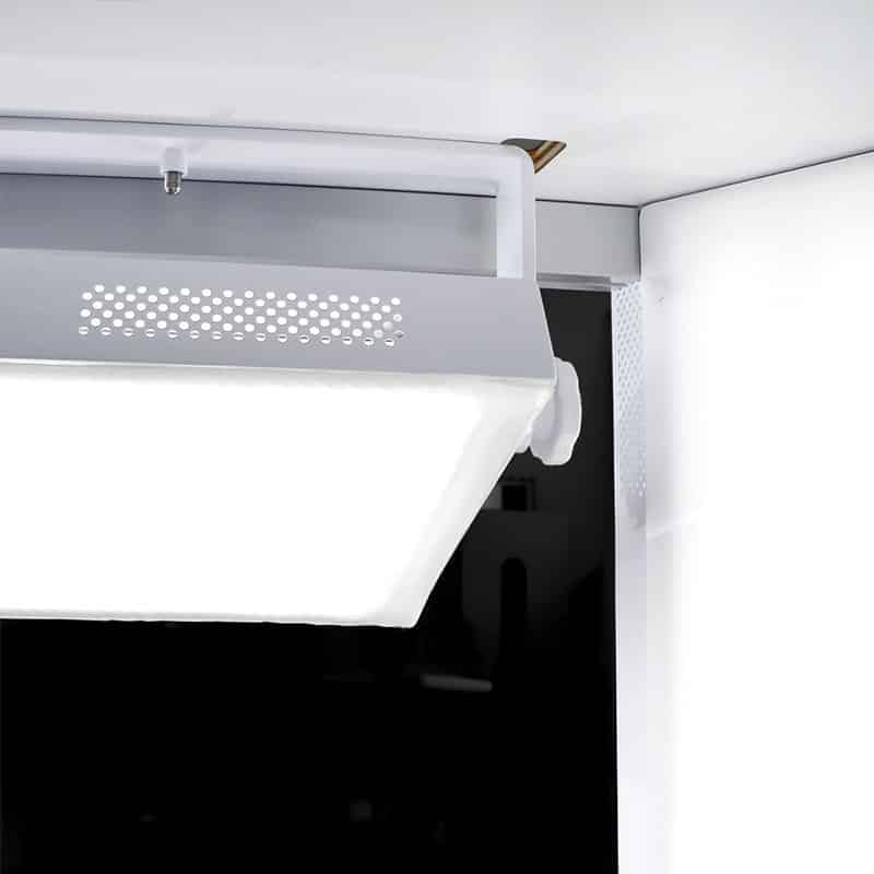 éclairage LED à l'intérieur d'un studio photo packshot automatisé